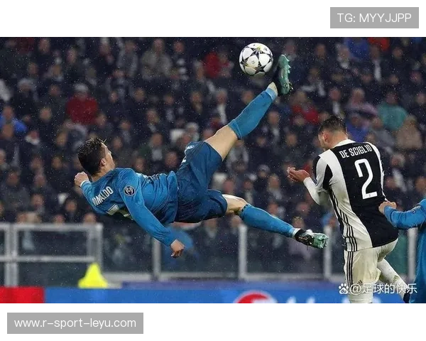 C罗进球太轻松:揭秘足球场上的超神瞬间 C罗进球太轻松:揭秘足球场上的超神瞬间